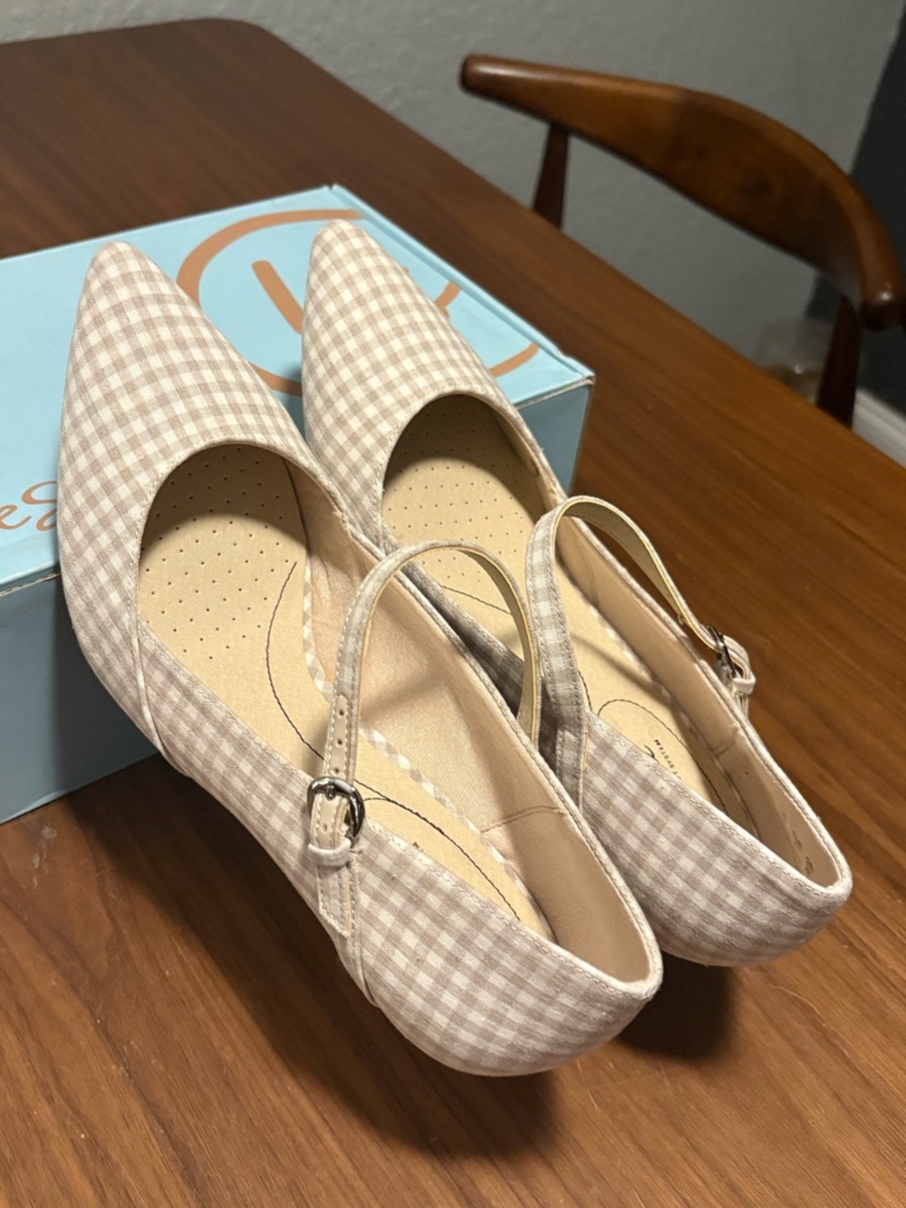Life Stride Beige Gingham Mary Jane Heels - Picture 5 of 9